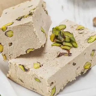 تصویر 3 از حلوا ارده پسته‌ ای با طعمی غنی و خوش‌ عطر